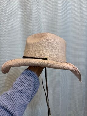 Women’s Light Beige Straw Cowboy Hat with Chin Strap